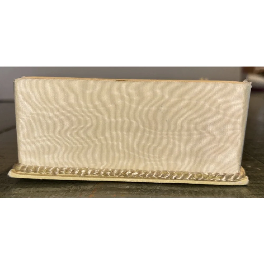 Evyan White Shoulders Gold Lined Soapbox - No Soap